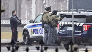 Фотография к новости: Парламент ғимаратында күтеген жағдай болды