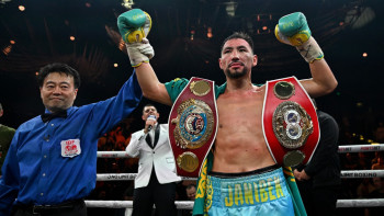 Фотография к новости: Жәнібек Әлімханұлы чемпиондық белбеуін қорғап қалды