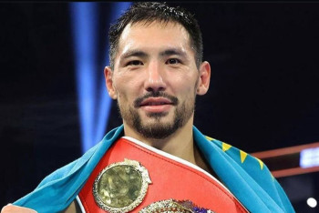 Фотография к новости: Президент кәсіпқой боксшы Жәнібек Әлімханұлын жеңісімен құттықтады