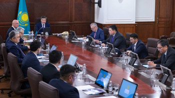 Фотография к новости: Бектенов Үкіметке жол бойындағы сервисті жақсарту міндетін қойды