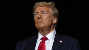 Фотография к новости: АҚШ Жоғарғы соты Трампқа депортация үшін XVIII ғасыр заңын қолдануға рұқсат берді