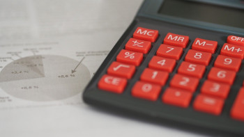 Фотография к новости: Депутат бухгалтерлерге тапшылық болатынын айтты