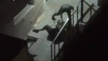 Фотография к новости: Алматыда ер адамды дубинкамен ұрып жатқан видео тарады