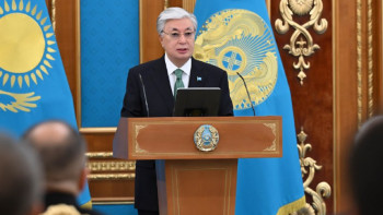 Фотография к новости: "Академик холдингті әбден тонап, балаларымен бірге мұхиттың ар жағына қашып кеткен" – Тоқаев