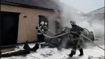 Фотография к новости: Көлік жанып кетті: Атырауда ана мен бала құтқарылды