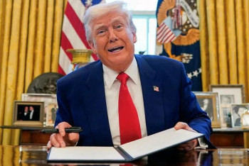 Трамп америкалықтардың "жандарын қайта әсемдікке бөлейтін" жарлыққа қол қойды