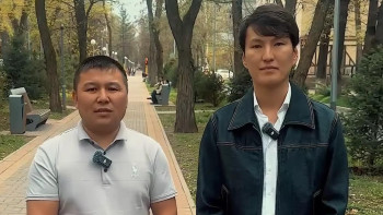 Фотография к новости: Курьер мен Асылхан татуласты: "Бәріміз бір қазақпыз"