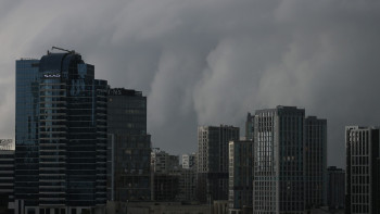 Фотография к новости: Табиғат мінез көрсетуде. Қазақстан аумағында нөсер жаңбыр мен қар жауады