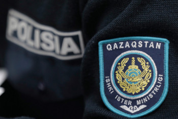 Фотография к новости: Алматыда белгісіз ер адам әйелді дубинкамен сабап кетті