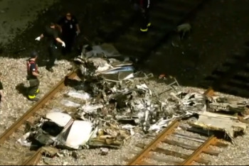 Жеңіл ұшақ тас жолға құлады: қаза тапқандар бар