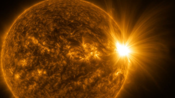 Фотография к новости: Күн М класты сәуле шашты: бұл неге әсер етеді?