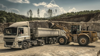 Фотография к новости: Жолға жақын карьерге байланысты тұрғындар наразылық білдірді