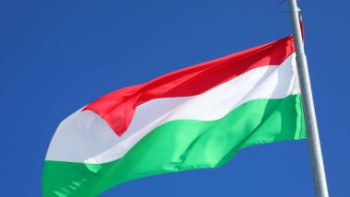 Фотография к новости: Венгрия енді ер мен әйелді ғана мойындайды