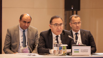 Фотография к новости: Ақпарат министрлері тұрақты кездесуі керек – Асаджон Ходжаев