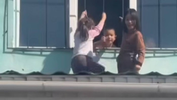 Фотография к новости: Балабақша шатырына шыққан балалар: жауапты тұлғалар қызметінен босатылды