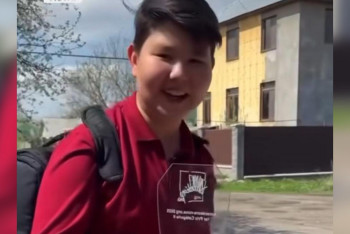 "Асфальт қайда?" – Бельгиядан жеңіспен оралған баланың әзілі жұртты күлдірді