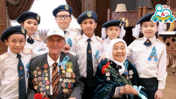 Фотография к новости: "80 алғыс сөз": Қарағандылықтар Ұлы Жеңіс қаһармандарына құрмет көрсетті