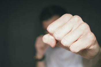 Фотография к новости: Жаңаөзендегі жауыздық: мектеп оқушысын әкесімен бірге ұрып-соққан