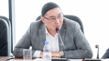 Фотография к новости: Саясаттанушы әкімдерді тікелей сайлаудағы қиындықтар туралы айтты