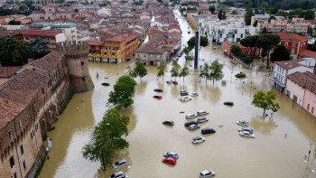 Фотография к новости: Италиядағы су тасқыны: қаза тапқандар бар