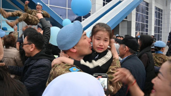 Фотография к новости: Семейде бітімгерлерді қарсы алды