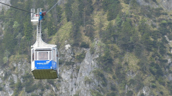 Фотография к новости: Италияда аспалыжол арқаны үзіліп кетіп, төрт адам қаза тапты