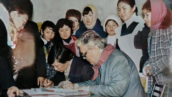 Фотография к новости: Жазушы, майдангер Кемел Тоқаевтың сирек кездесетін архивтік суреті жарияланды