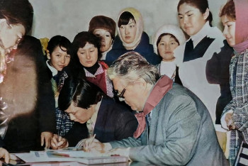 Фотография к новости: Жазушы, майдангер Кемел Тоқаевтың сирек кездесетін архивтік суреті жарияланды