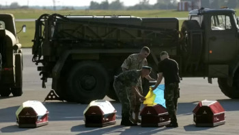 Фотография к новости: Ресей мен Украина қаза тапқан әскери қызметкерлердің мәйіттерімен алмасты