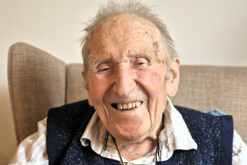 Фотография к новости: 108 жастағы ардагер ұзақ өмір сүрудің құпиясымен бөлісті