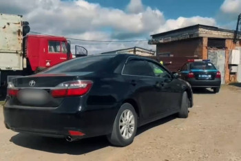 Фотография к новости: 10 млн теңге қарызы бар борышкердің көлігі айып тұрағына қойылды