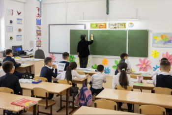 Фотография к новости: Мұғалім оқушыны сабаққа кіргізбеуге және шығарып жіберуге құқылы ма?