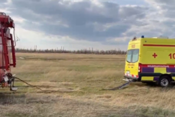 Фотография к новости: Қарағанды облысында жедел жәрдем көлігі балшыққа батып қалды