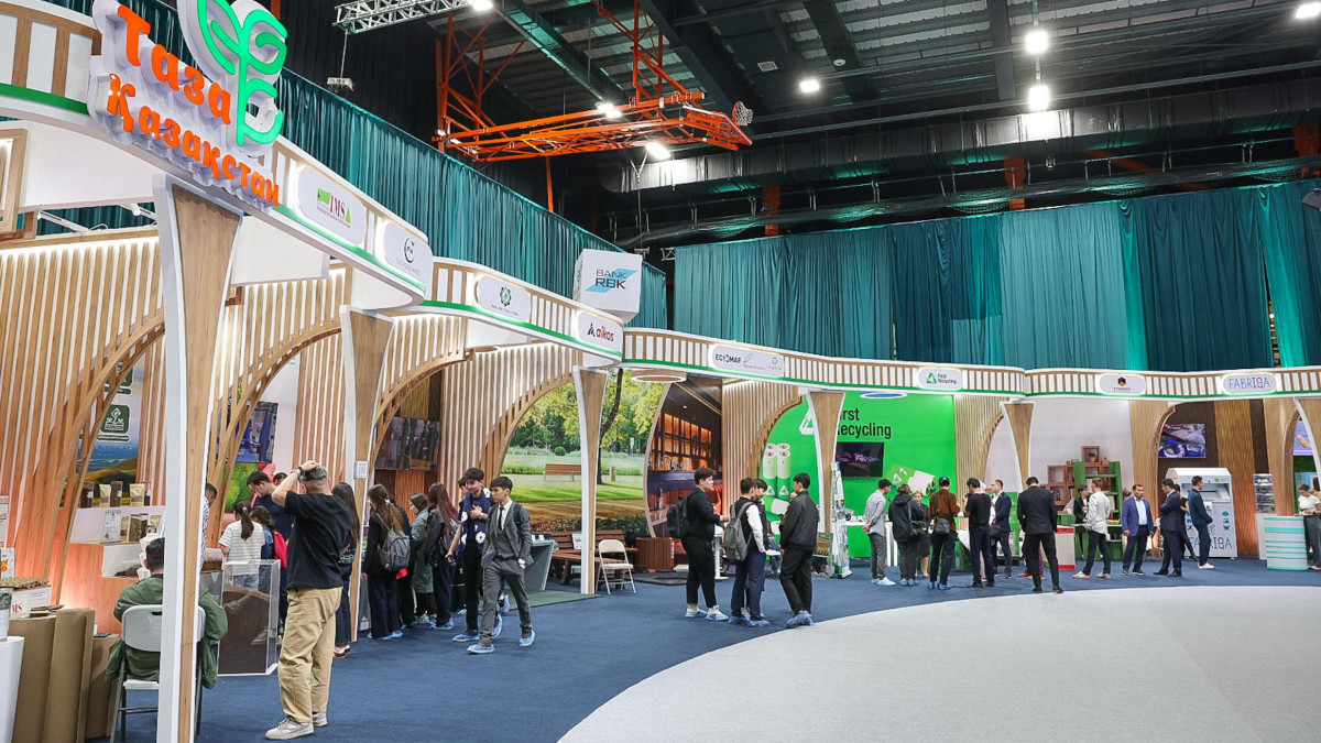  Арман Мухатов  