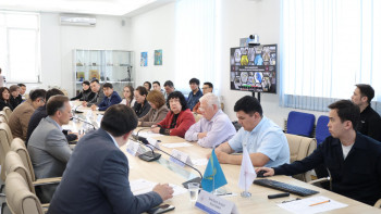 Фотография к новости: Атом энергетикасының болашағы талқыланды