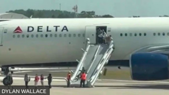 Фотография к новости: Орландо әуежайында 282 жолаушысы бар ұшақ өртеніп кетті