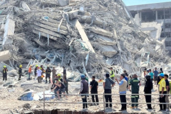 Фотография к новости: Жер сілкінісі: құлаған ғимарат астында қалып, қаза тапқандар саны 50-ден асты