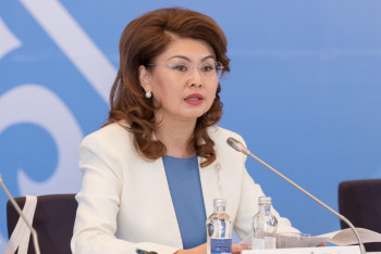 Фотография к новости: "Дүрбелеңді бастаған бірнеше адам". Балаева "Қазақфильм" айналасындағы шу туралы