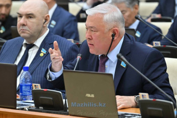 Фотография к новости: Депутат көшеде видео түсіретін блогерлердің заңсыз әрекеттеріне тосқауыл қоюды ұсынды