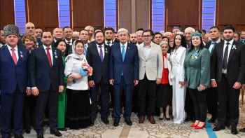 Фотография к новости: Ұйғыр этномәдени орталығының өкілі ҚХА-ның бірлікті нығайтудағы рөлін атады