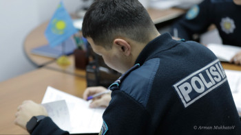 Фотография к новости: Астанада Министрліктер үйі маңында ер адамды көлік қағып кетті