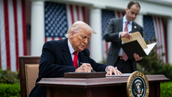 Фотография к новости: Трамп бар болғаны 100 күнде АҚШ экономикасын дағдарыс шегіне жеткізді