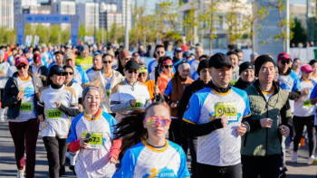 Фотография к новости: Бірлік күніне арналған жарысқа 3 мыңнан астам адам қатысты