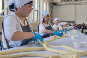 Фотография к новости: Алматыда ең ұзын лағман дайындалып, рекорд орнатылды