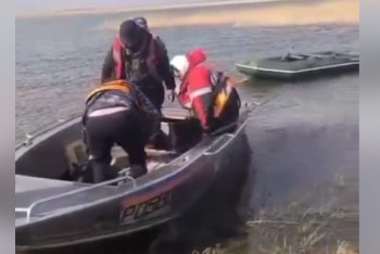 Фотография к новости: Қатты жел кедергі болған: Қарағанды облысында үш балықшы құтқарылды