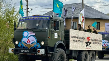 Фотография к новости: Өскеменде Жеңіс қаһармандарына арналған жылжымалы концерт өтті