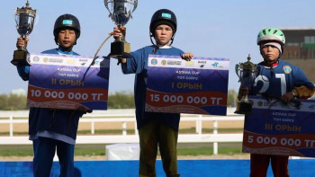 Фотография к новости: Жүлде қоры – 120 млн теңге: Астанада бәйгеден республикалық турнир өтті