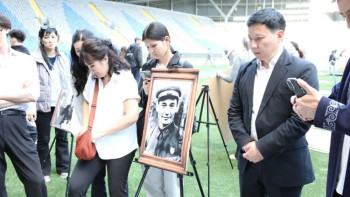 Фотография к новости: Астанада Бауыржан Момышұлының алып бейнесі жасалды