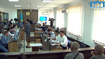 Фотография к новости: Шерзат Болат өлімі: Дүкенге қарсы үйде тұратын куәгер сотта жауап беріп жатыр