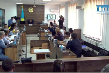 Фотография к новости: "Қойылмаған сұрақ бар". Сотқа Шерзаттың әкесі қайта шақырылады